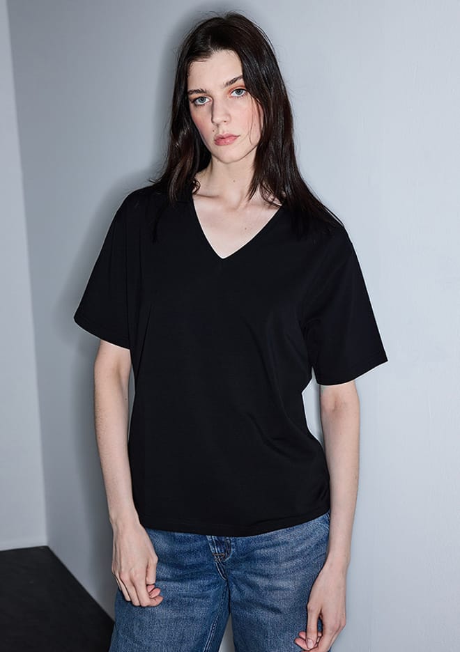 Is1260070102 Kadın Siyah V Yaka T-shirt