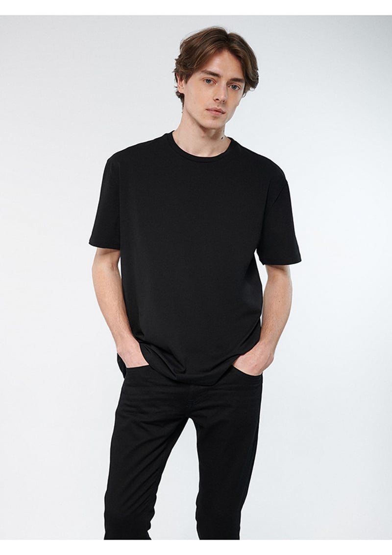 M0610136-900 Erkek Siyah Bisiklet Yaka T-shirt