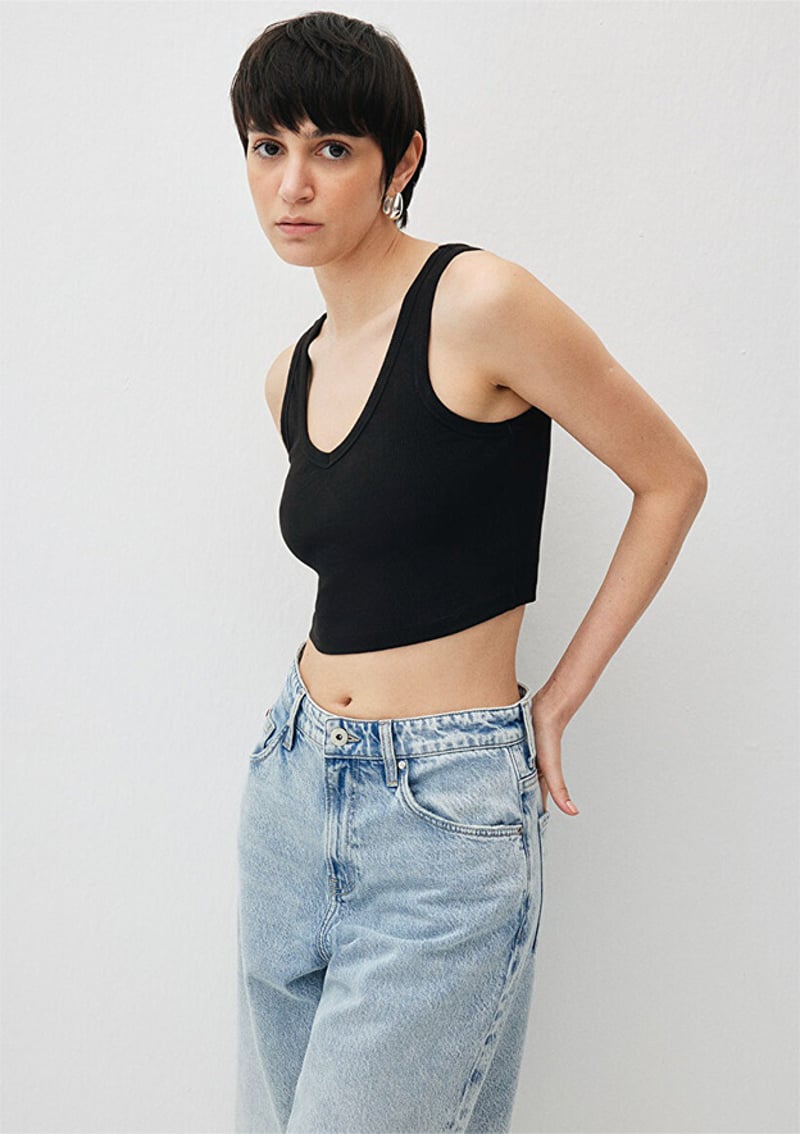 M1612375-900 Kadın Siyah V Yaka T-shirt